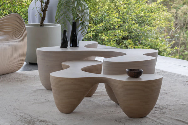 Curve Black Vessel